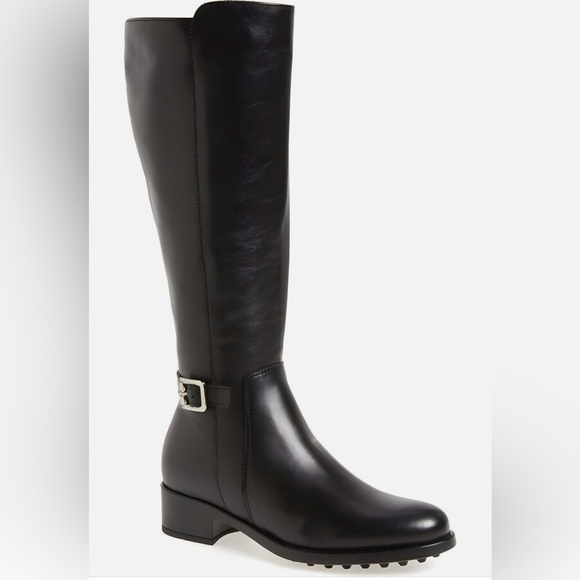 La CANADIENNE Shoes - Like NEW✨La CANADIENNE Black Ridding Boots with Smooth Leather and Rounded Toe